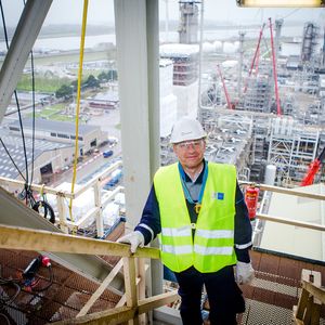 Insgesamt werden 135,.000m³ Anlagenvolumen mit Arbeitsbühnen und Montageplattformen eingerüstet