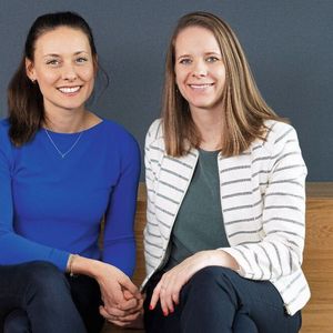 Juliana Peters (links) und Linda Krupp (rechts) leiten den neu aufgestellten Bereich Diversity & Inclusion bei MAN Truck & Bus im Jobsharing-Modell.(Bild:  MAN Truck & Bus)