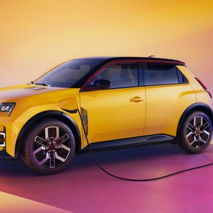 Schon vor einiger Zeit hat Renault eine Elektro-Neuauflage des R5 angekündigt. Jetzt feierte die Serienversion in Genf ihre Weltpremiere.(Bild:  Renault)