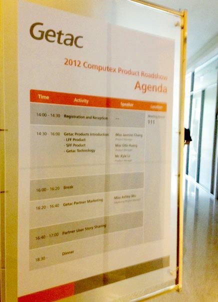 556436_10151694047901988_1946449802_n ()