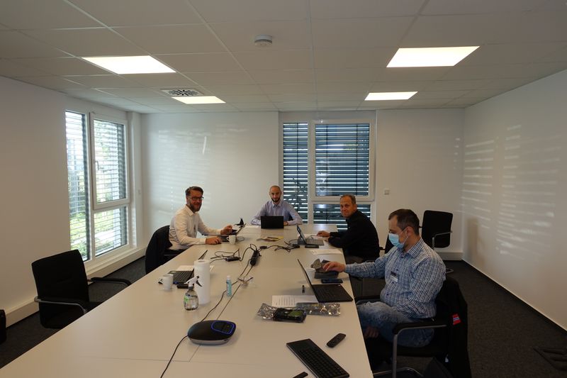 Vor ihrem Vortrag können sich die Referenten nochmal kurz sammeln. (Bild: IT-BUSINESS)