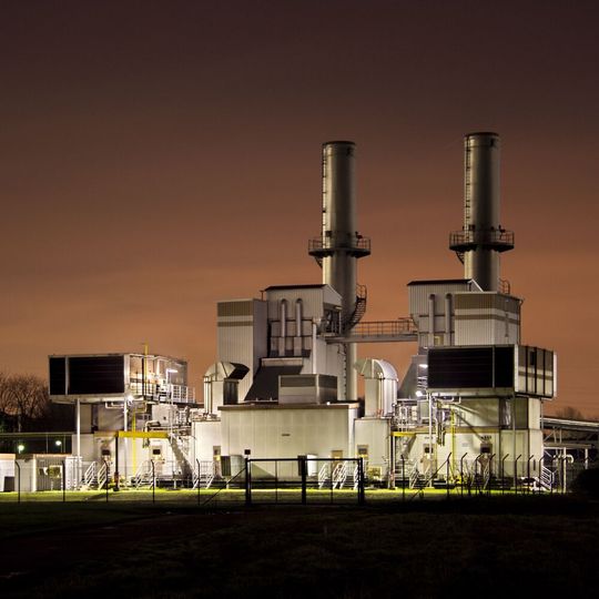 Blick auf eine Gasverdichterstation: Für die Sicherstellung der Verfügbarkeit von Kompressoren stellt Phoenix Contact verschiedene Automatisierungslösungen zur Verfügung. Blick auf eine Gasverdichterstation: Für die Sicherstellung der Verfügbarkeit von Kompressoren stellt Phoenix Contact verschiedene Automatisierungslösungen zur Verfügung.