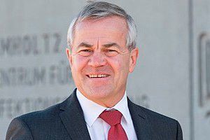 Prof. Rolf Hartmann, Leiter der Abteilung „Wirkstoffdesign und Optimierung“ am Helmholtz-Institut für Pharmazeutische Forschung Saarland (HIPS) in Saarbrücken (Bild: Puetz Joerg)