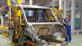 Der Großwerkzeugbau kann durch intelligente Lösungen erheblich zur Kostensenkung im Fahrzeugbau beitragen. Bild: Daimler (Archiv: Vogel Business Media)