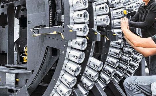 Der VDMA informiert hier zur Exportbilanz des deutschen Maschinen- und Anlagenbaus im letzten Jahr. Nach Angaben des Statistischen Bundesamtes ist man am Vorkrisenniveau nur knapp vorbeigeschrammt. Wer und was den deutschen Maschinenexport antreibt, verrät der Beitrag.(Bild:  DMG / Mori)