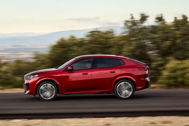 Kräftig gewachsen: Um fast 20 Zentimeter auf nun 4,55 Meter hat der BMW X2 in der Länge zugelegt. (Bild: BMW)