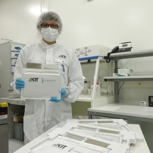 Dank des Trockenraums mit einem Taupunkt von fast -80 °C lassen sich hochwertige Batterien zusammenbauen.