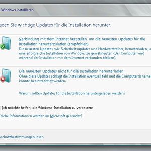 Abbildung 1: Während der Aktualisierung auf Windows Server 2008 R2 lassen sich gleich aktuelle Installationsdateien herunterladen.