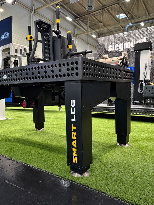At Eudex, Siegmund showcased modular welding and clamping table systems that enable defence suppliers to position components precisely and clamp them repeatably, for example when manufacturing vehicle assemblies.(Source:  Siegmund)