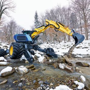 Die Mobil-Schreitbagger der Kaiser AG überzeugen auch beim Einsatz in schwerem Gelände.