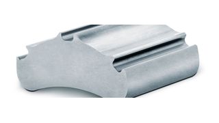 Versuchsergebnisse in der Blechbearbeitung zeigen die Stärken einer Ultra-Impact-Beschichtung auf dem Schnittstempel: Gestanzt wurde 3 mm hochfester Stahl (900 Mpa). Der verwendete Schnittstempel bestand aus 1.2379 mit 58 HRc. TiAIN-beschichtet schaffte das Werkzeug weniger als 600 Stanzteile. Mit Ultra Impact lag die Standzeit bei über 30.000 Komponenten. (Durit)