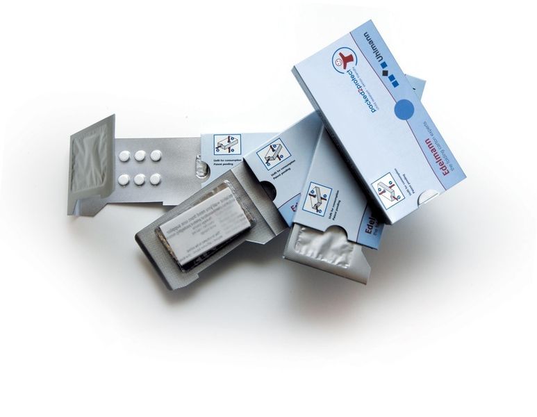 Der Test entscheidet: Acht Tabletten, mehr darf ein Kleinkind dem Blister nicht entnehmen können. Dann gilt eine Verpackung laut EU-Verordnung als kindersicher. (Archiv: Vogel Business Media)