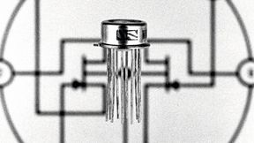 De-facto-Standard:  Mit dem monolithischen Operationsverstärker LM101 schuf Bob Widlar ein wegweisendes Design für einen anlogen IC. (Bild: National Semiconductor)