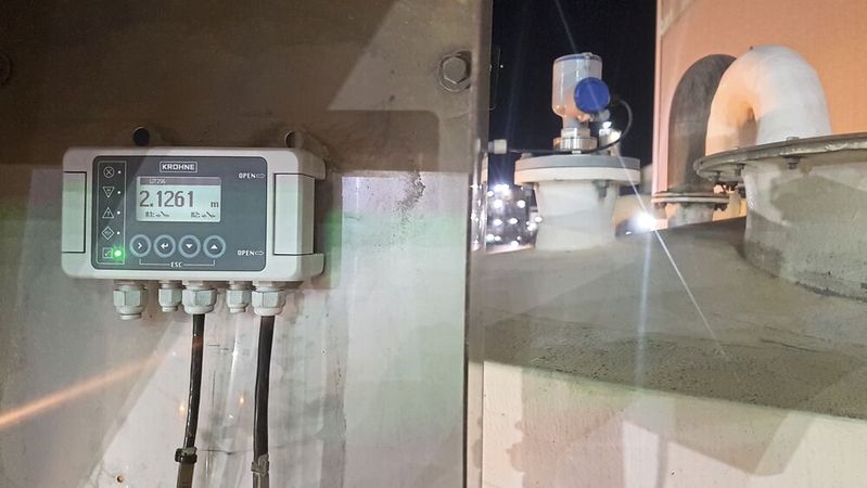 Die Steuereinheit SHD 200 gibt es in zwei Ausführungen: mit Kunststoffgehäuse (Bocube) und für explosionsgeschützte Bereiche mit einem Aluminiumdruckgussgehäuse (Bocube Alu). (Bild:  Bopla)