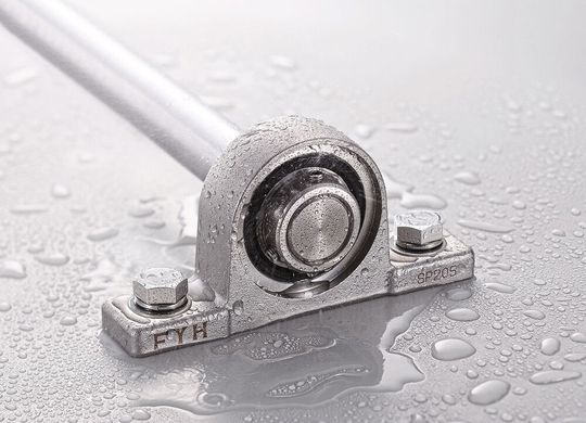 The stainless steel bearing units with IP69K protection class withstand even the toughest washdown processes.(Image: FYH)