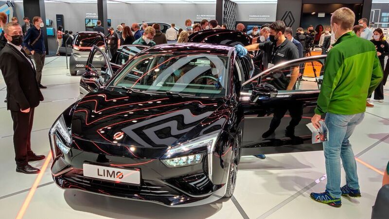 Mobilize hat auf der IAA vier Fahrzeuge präsentiert. Mit Limo führt Renaults Mobilitätsmarke ab dem kommenden Jahr eine rund 4,70 Meter lange Elektro-Limousine ein. (Mario Hommen/sp-x)