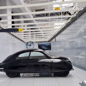 Bei der Modellbetrachtung wird schnell klar, dass die Stromlinie jede Neuentwicklung bei Saab dominierte.(Bild:  Autoren-Union Mobilität/Michael Kirchberger)