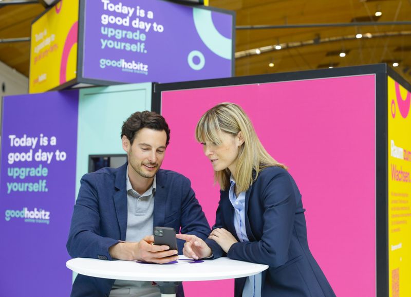 Mehr als 370 Aussteller zeigten auf der LEARNTEC 2022 ihre neuesten Produkte und Anwendungen zum digitalen Lernen (Messe Karlsruhe/ Jürgen Rösner)