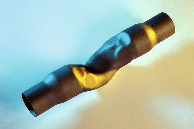 Bild 4: Als Doppelbauteil im einstufigen, temperierten IHU-Prozess gefertigtes Abgasbauteil aus ferritischem Edelstahl. (Bild: IWU)