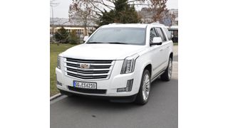 Monströse Erscheinung: der Cadillac Escalade (Schreiner/»kfz-betrieb«)
