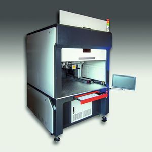 Mit einem integrierten Gehäuse der Laserklasse 1 bieten die Kabinenmodelle des Piggy Lasermarkers optimalen Schutz für Personal und Umgebung.(Bild:  Botzian & Kirch)