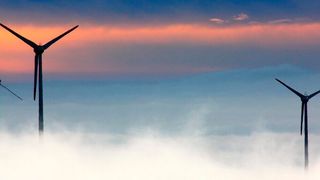 Ein Getriebeschaden führt zum Stillstand von Windkraftanlagen. Das Forschungsprojekt „Winclusion“ will deshalb die Prognose für die Lebensdauer der Windgetriebe verbessern. (Bild: Claudia Hinz/Pixabay)