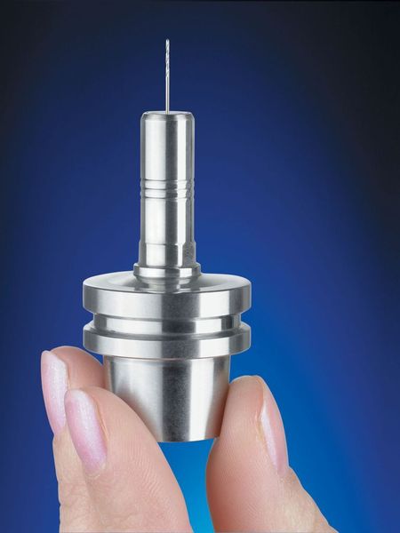 Bild 8: Das Poligonspannfutter Tribos-Mini spannt Werkzeuge ab 0,3 mm Durchmesser.  (Bild: Schuink)