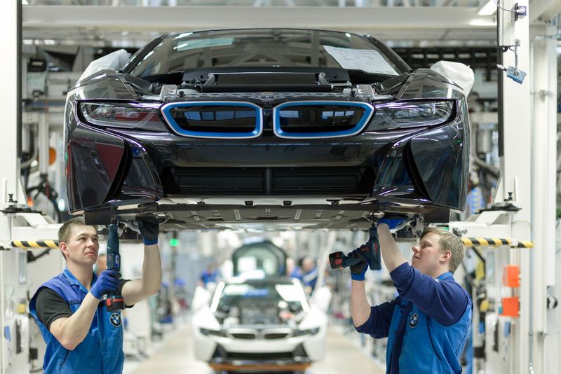 BMW Werk Leipzig – Montage des BMW i8 (Bild: BMW Group)