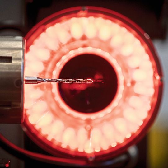Jedes Crazy Tool Werkzeug wird einer vollständigen, hochpräzisen Messung unterzogen, um die Prozesssicherheit zu gewährleisten. Jedes Crazy Tool Werkzeug wird einer vollständigen, hochpräzisen Messung unterzogen, um die Prozesssicherheit zu gewährleisten.