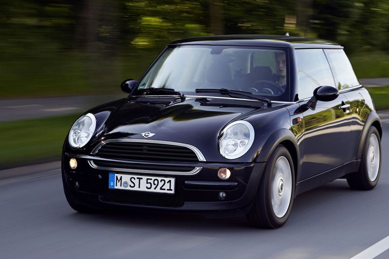 Sieger im Segment Kleinwagen: der Mini One. Seinen Restwert beziffern die Autoren im Jahr 2020 auf 10.000 Euro, das entspricht 56,5 Prozent vom Neupreis. (Mini)