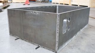 Batteriesystem mit integriertem Kühlsystem (Seitenansicht). (Bild: Havel Metal Foam)