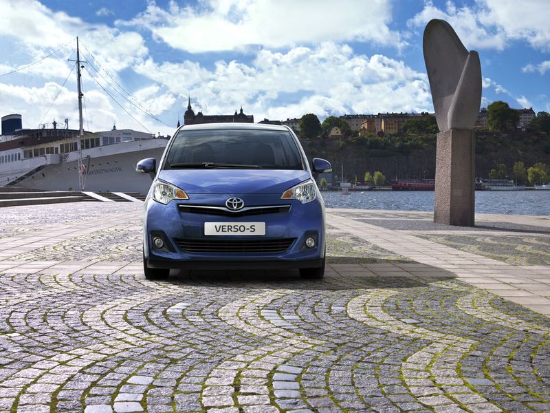 Von vorne ist der Verso-S klar als Mitglied der Toyota-Familie erkennbar. (Archiv: Vogel Business Media)