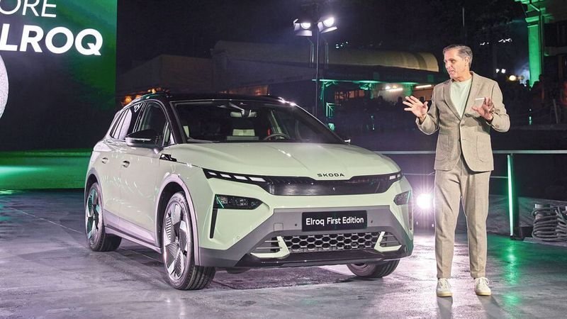 Skoda-Vorstandschef Klaus Zellmer präsentierte den Skoda Elroq am 1. Oktober persönlich in Prag. Das Modell soll den Erfolg des Enyaq wiederholen. (Bild:Skoda)