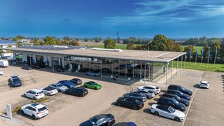 Ab dem 1. Dezember 2024 treten die HW-Gruppe und die regional bekannten Autohaus-Hofmann-Standorte unter dem einheitlichen Namen Hofmann Automobile auf. (Bild: Autohaus Hofmann)