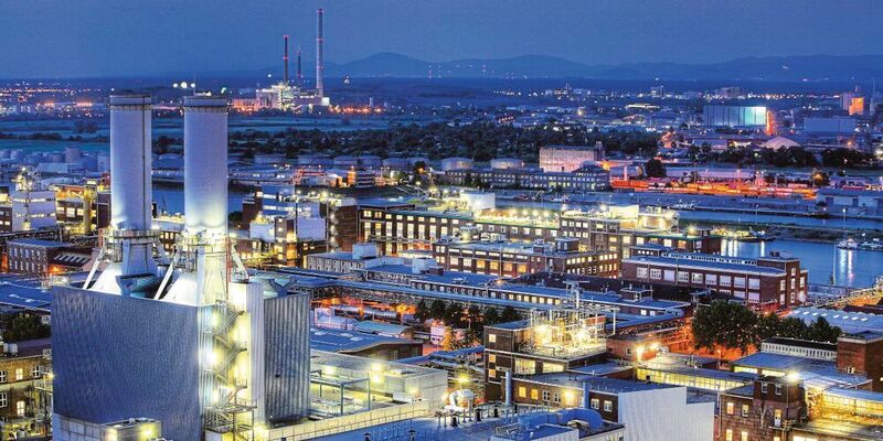 Eine Modernisierung des elektrischen Netzes am Standort Ludwigshafen unter Einbeziehung des digitalen und CO2-optimierten Produktportfolios von Siemens Energy soll geprüft werden. (BASF)