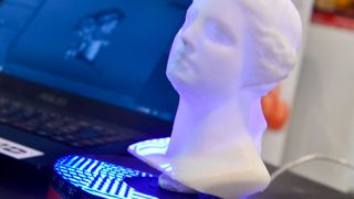 Der weltweite Umsatz mit 3D-Druck steigt, die Kosten sinken. Entsprechend positiv schaut die Branche in die Zukunft. (Bild: Mesago)