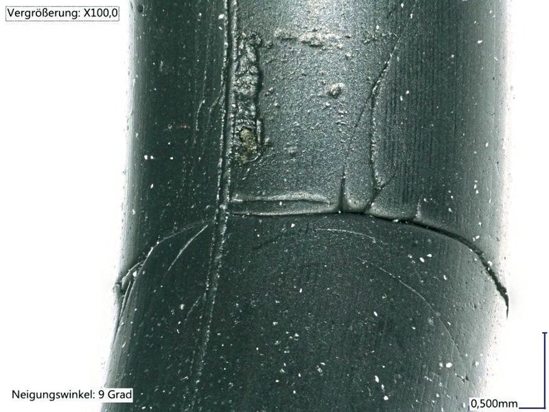 Abb. 11: Herstellungs-bedingter Vulkanisations-fehle: Gerundeter Riss-übergang (O-Ring Prüflabor Richter GmbH)