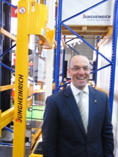 Arbeitet seit rund zehn Jahren für Jungheinrich in der Volksrepublik China: Managing Director und Vertriebschef Alexander Özbahadir. (Bild: Maienschein)