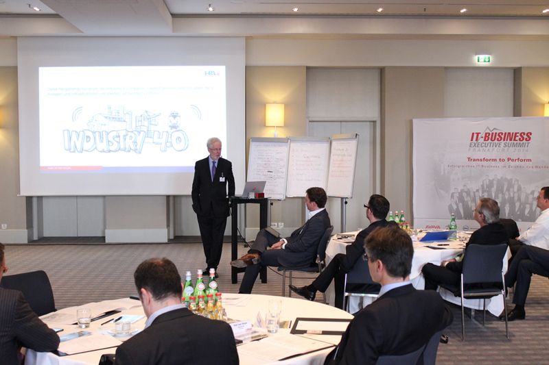 Das smarte Verkehrs- und Infrastrukturmanagement des Hamburger Hafens stellte Dr. Sebastian Saxe, CIO und Leiter Service der Hamburg Port Authority AöR, in seiner Best Practice vor. (Bild: IT-BUSINESS)