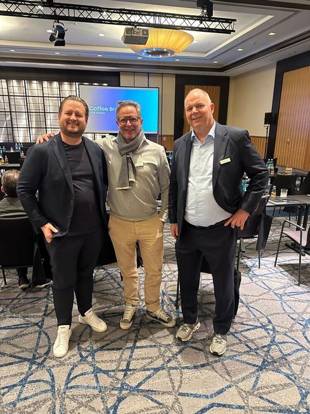 Welche Strategien (v. l.) Stefan Ebnöther (Littlebit), Richard Gäbel (Comline) und Achim Heyne (api) für 2026 wohl haben? (Bild: Vogel IT-Medien GmbH)