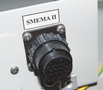 SMEMA-Anbindung: Über die Schnittstelle kann das Profiling-System in den Fertigungsfluss eingreifen. Überschreitet das gemessene Temperaturprofil die REferenz, so wird der Einlauf von Lötgut umgehend gestoppt. (Bilder: SolderStar)