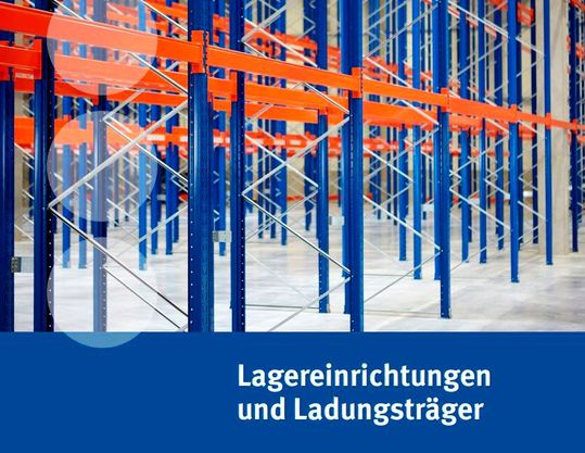 Gut und sicher umgehen mit Paletten und Kisten – das ist das Hauptanliegen der neuen Schrift „DGUV Information 208-061 Lagereinrichtungen und Ladungsträger“.(Bild:  HPE/Maienschein)
