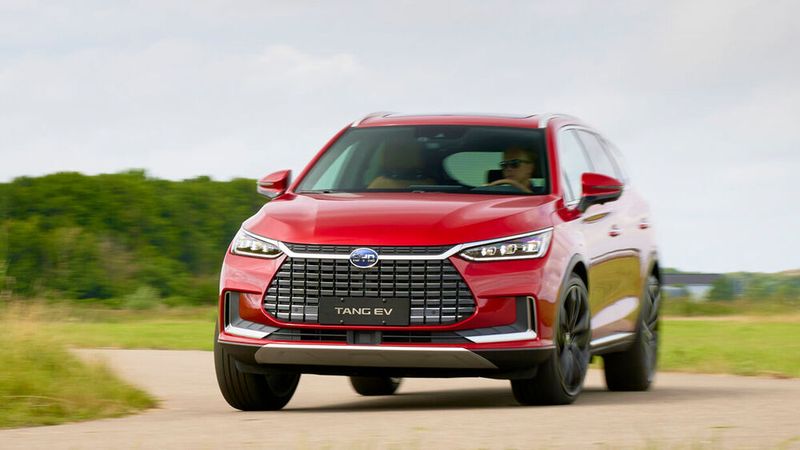 Der chinesische Hersteller BYD lieferte erstmals mehr als 200.000 Fahrzeuge in einem Monat im Heimatmarkt aus.(Bild:  BYD)