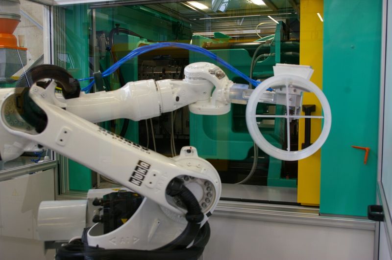 Plastechnik AG, le spécialiste de l'élaboration, conception et production de pièces en matière synthétique et plastique technique. (Image: MSM / JR Gonthier)