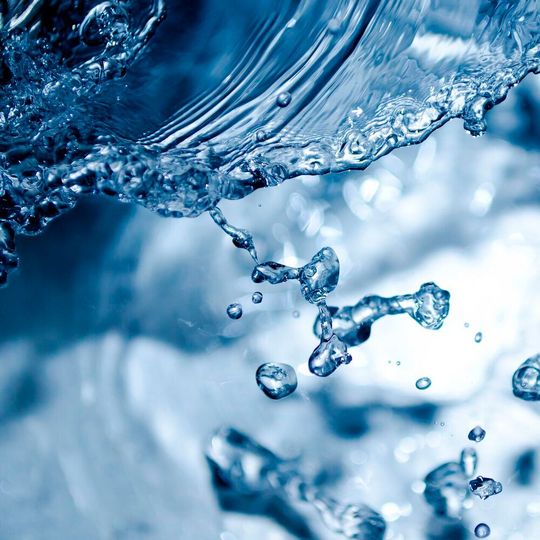 Alle sollen sparen, nur die Industrie nicht? Beim Thema Wasser ist das zumindest zum Teil so. Wer Geührenerhöhungen plant und wer nicht, zeigt unser Artikel. Alle sollen sparen, nur die Industrie nicht? Beim Thema Wasser ist das zumindest zum Teil so. Wer Geührenerhöhungen plant und wer nicht, zeigt unser Artikel.