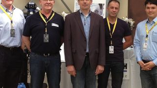 Das Team der neuen Kyokutoh-Niederlassung in Unna: Johannes Schmidt, Manfred Manke, Ralf Rennebaum, Sebastian Jeziorowski (v.l.) mit Vertriebsleiter Johannes Okubo (r.) (Bild: Kyokutoh Europe)