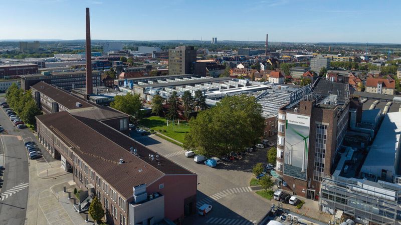Schaeffler plant für das Jahr 2026 zurückhaltend. Im Bild: Der Standort in Schweinfurt.(Bild:  Schaeffler)