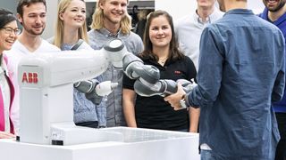 Gemäss Studie von Universum ist ABB weiterhin die beliebteste Arbeitgeberin für Studierende der Ingenieurwissenschaften in der Schweiz.  (ABB)