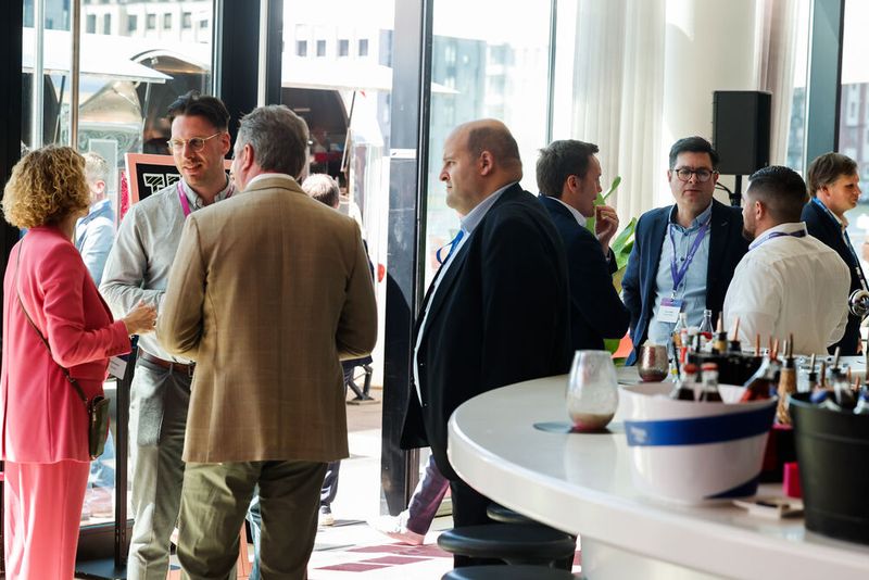 Zwischen dem eigentliche Programm blieb Zeit für Networking und Austausch.  (Bild: Westcon Comstor)