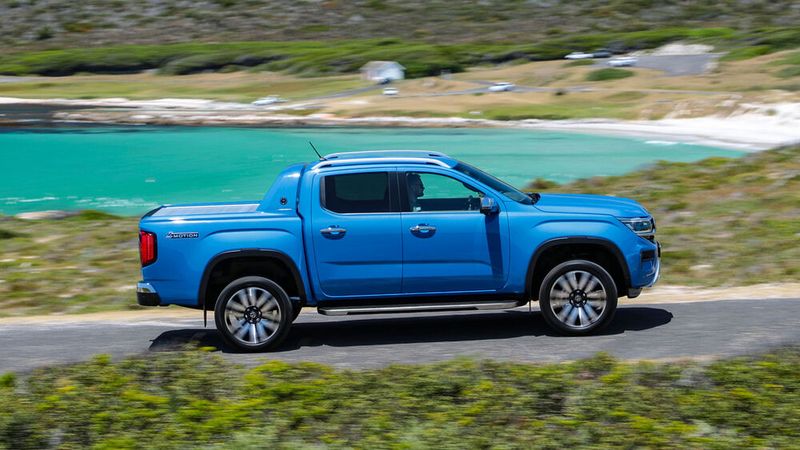Nach Deutschland kommt der Pritschenwagen nur mit Doppelkabine. (Bild: VW)